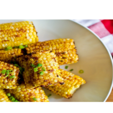 Corn, cut into small pieces is the perfect appetizer that balances sweet and salty, for the lovers of that combination. It is a healthy vegetarian/vegan side dish.